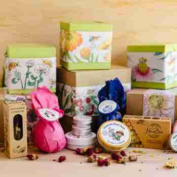 Gift Wrapping : Card, Box, Paper Wrap - Image 4