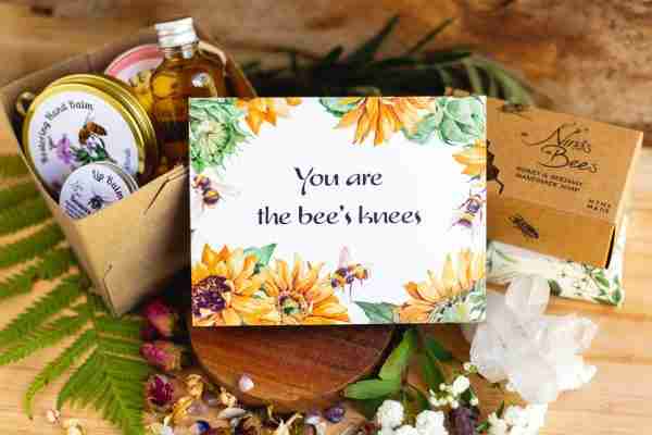 Card with sunflower border and 'You are the bee’s knees' text